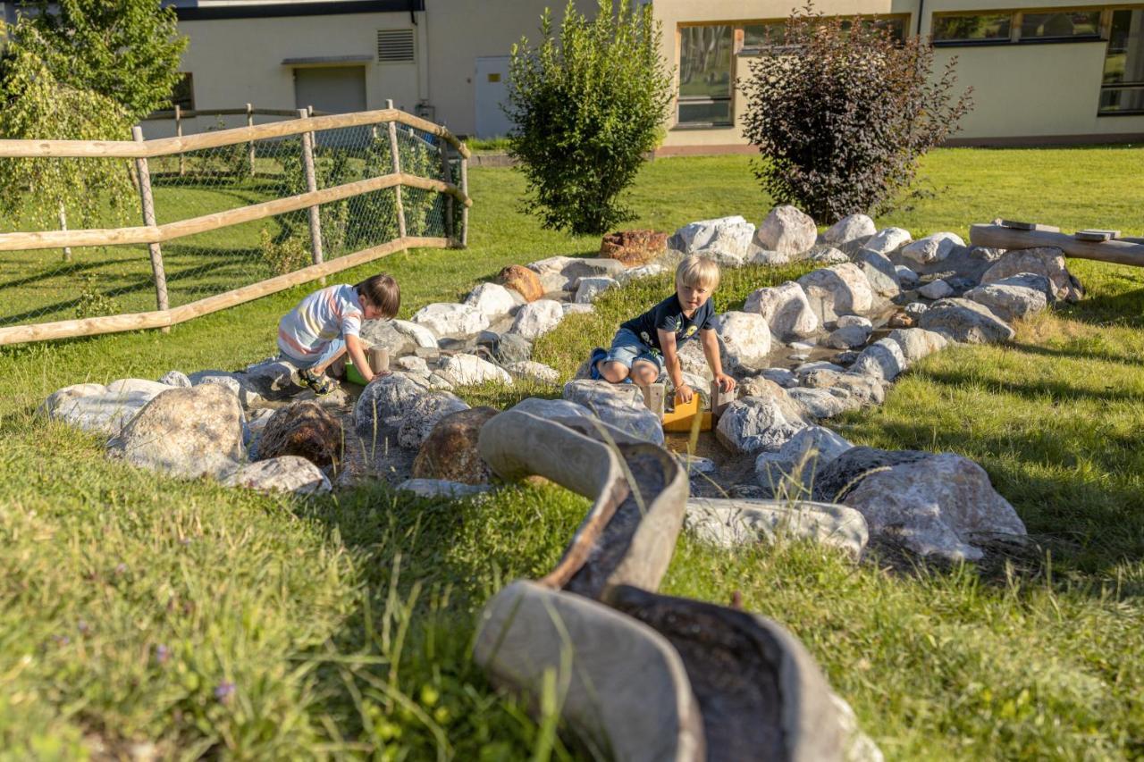 Alpen Adria Hotel & Spa Hermagor-Pressegger See Bagian luar foto