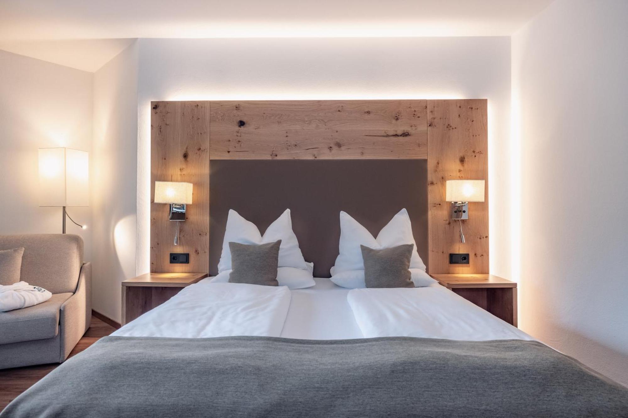 Alpen Adria Hotel & Spa Hermagor-Pressegger See Bagian luar foto