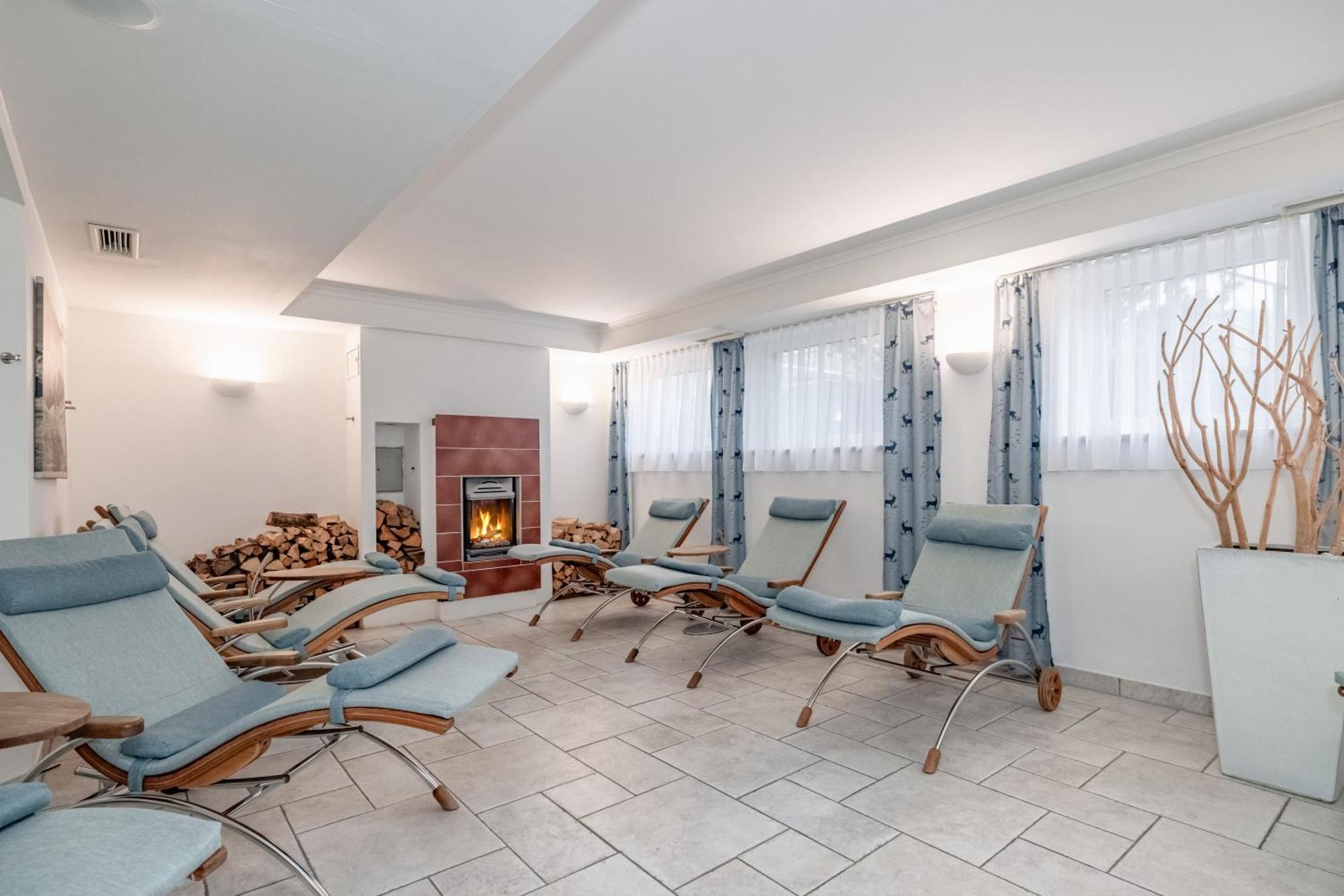 Alpen Adria Hotel & Spa Hermagor-Pressegger See Bagian luar foto