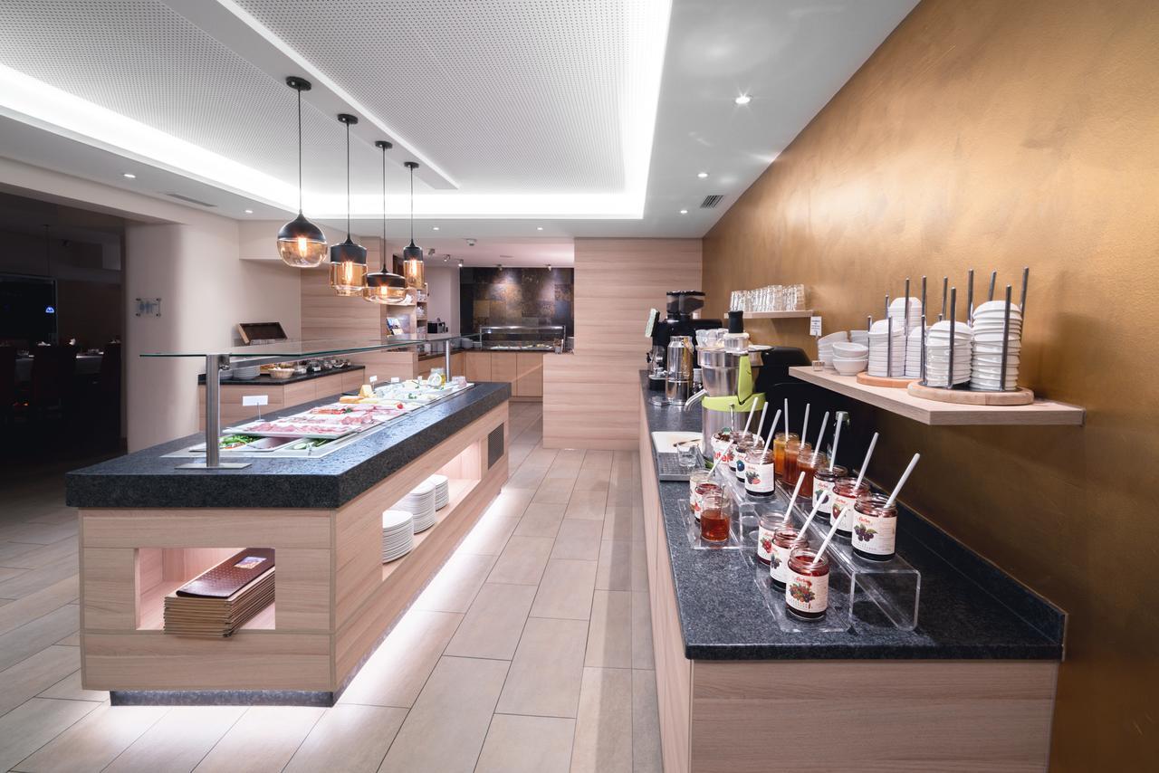 Alpen Adria Hotel & Spa Hermagor-Pressegger See Bagian luar foto